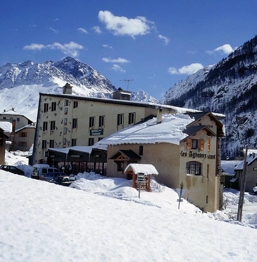 Hotel Les Agneaux Villar-dʼArène Esterno foto